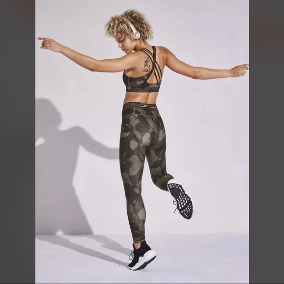 Athleta Ultimate Stash Pocket Camo 7/8 Tight SP Small Petite - Picture 6 of 12